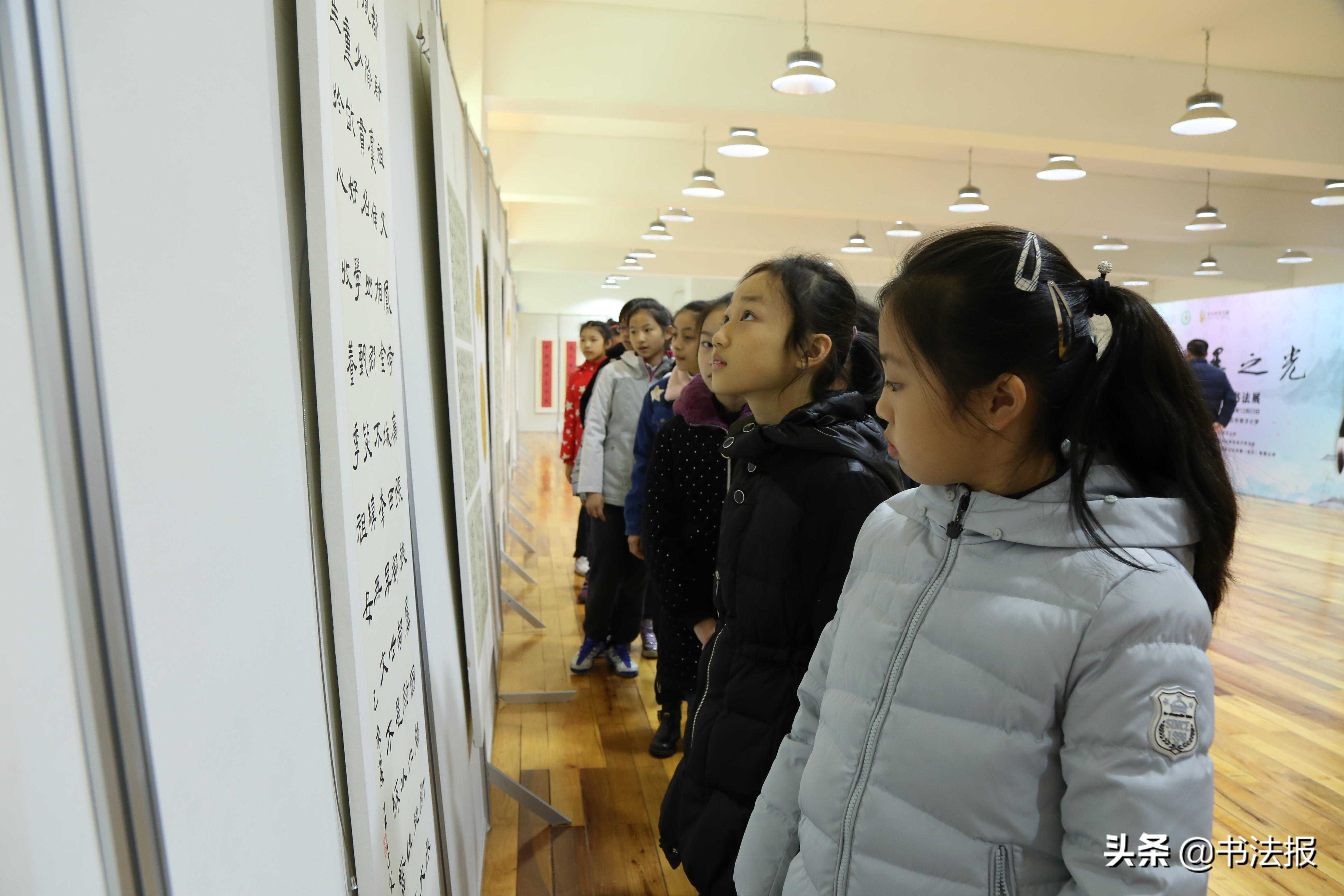 10岁小学生举办书法个展，51件书法作品精彩纷呈