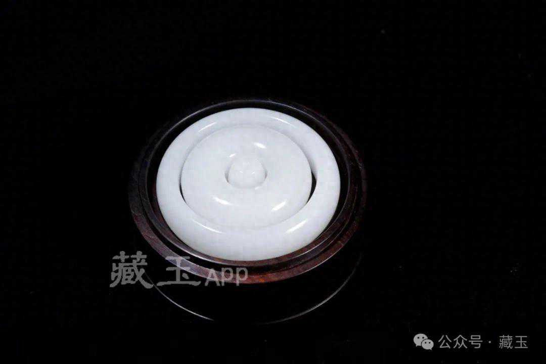 疯狂的和田玉山料，不到一分钟价格翻几倍！这才是山料真正的市场