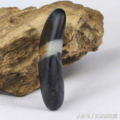 和田墨玉怎么鉴别？看看收藏的宝贝是墨玉还是卡瓦石