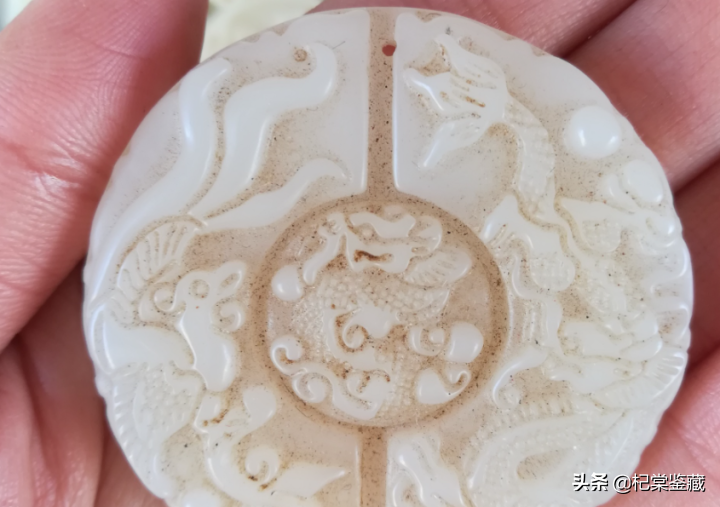 神秘的血沁玉，是否真的十分珍贵难得？——浅谈古玉的辨伪与鉴定