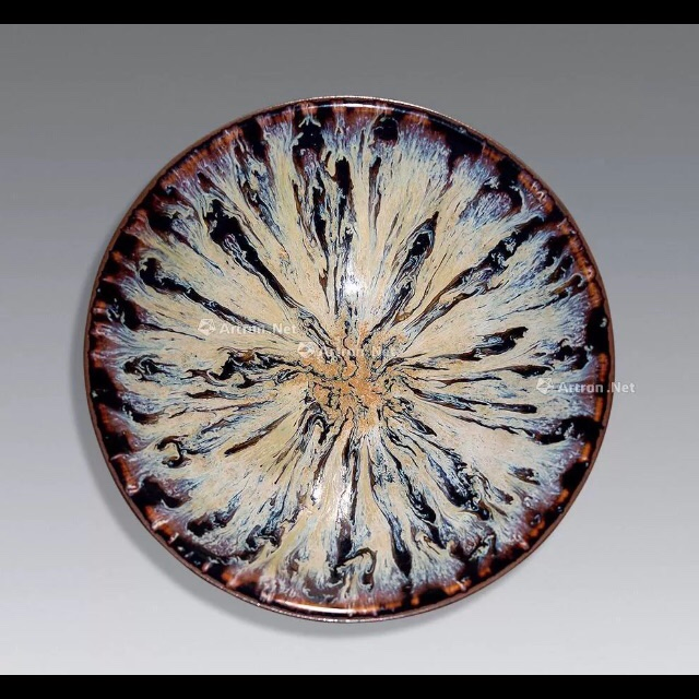 除了五大名窑这些窑口的精品也是值得收藏......