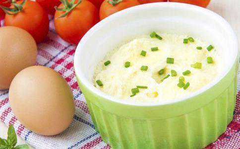 给宝宝这样做鸡蛋羹试试，保证百吃不厌，快收藏吧